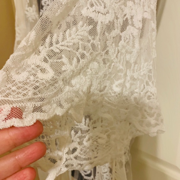 ‼️SOLD‼️White Lace Long Boho Style Kimono💜 - Picture 6 of 7